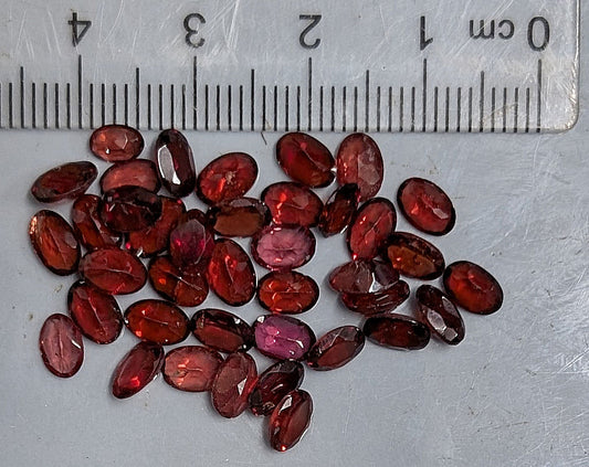 15 carats GARNET Gemstones