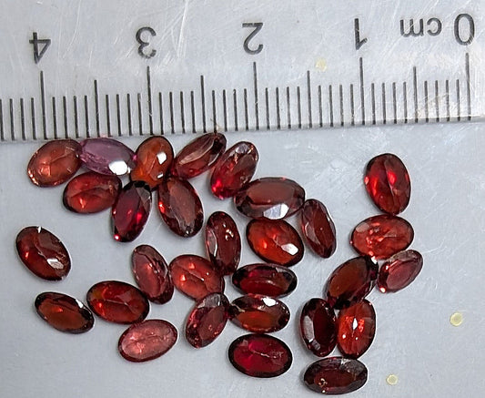 15 carats GARNET Gemstones